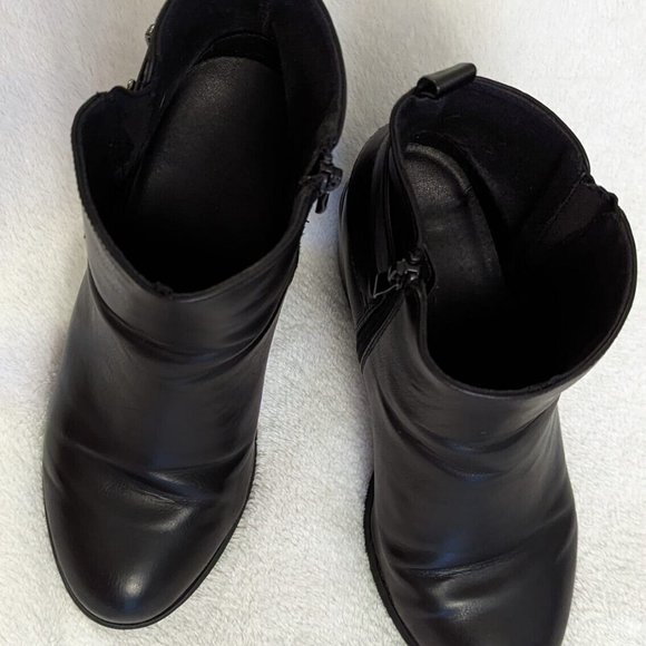 Torrid 9W Ankle Bootie Black Faux Leather Buckle Straps 3" Chunky Heel - Picture 3 of 15